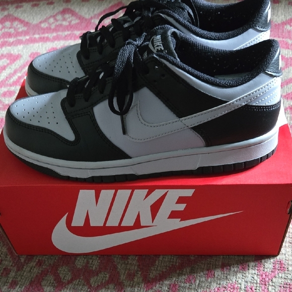 Nike Dunks - Picture 3 of 3